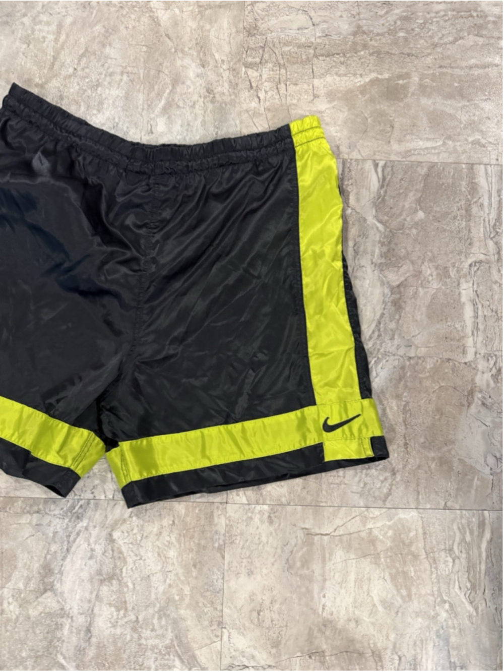 VTG Nike 90s Rare Satin Nylon Glanz Soccer Shorts Black Yellow Green L